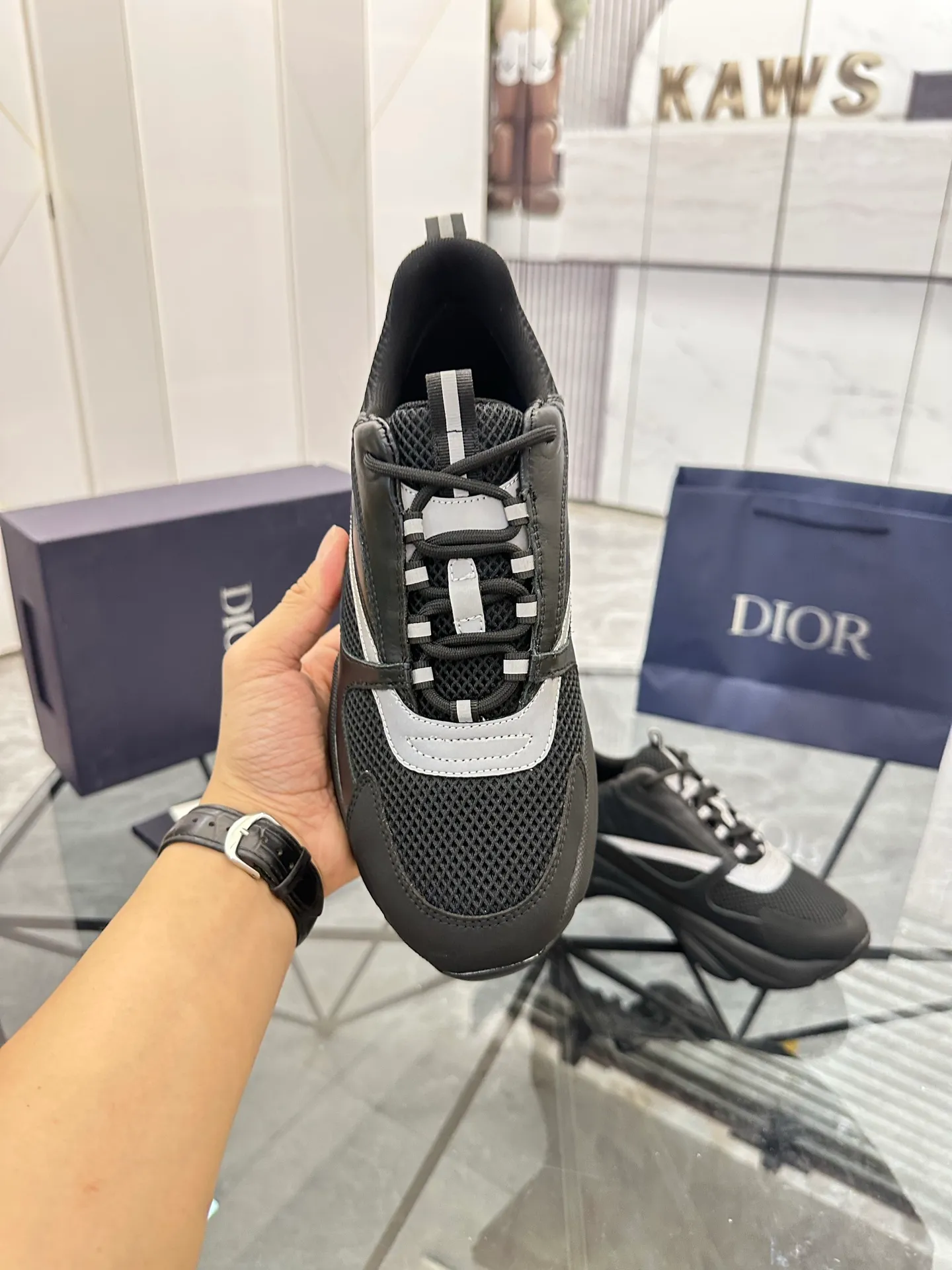 Men's shoes: 💰P460¥ Ready in Guangzhou, fully packaged Product trademark: Dior* "Dior*" low-top casual shoes Regular size: 38-46 (can be customized to 47) B22 Product materials: imported cowhide leather upper spliced ​​with original fabric, breathable lining, original outsole. Number: 920
